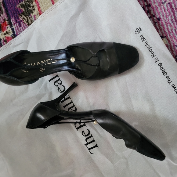 CHANEL CC LOGO FAUXPEARL STRAPS PUMPS - Picture 7 of 9